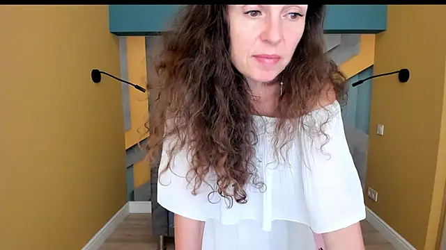EllaLong live cam on StripChat