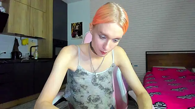 _Alice_Kitty live cam on StripChat
