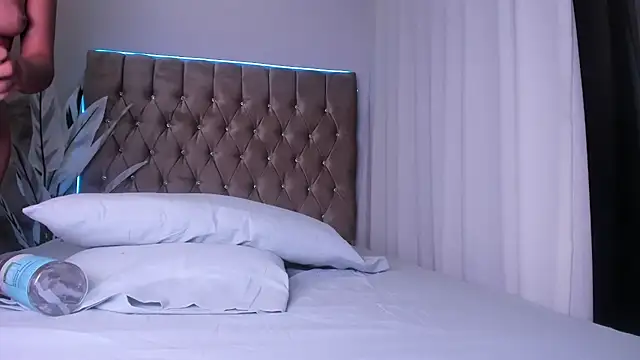 Calyselen live cam on StripChat