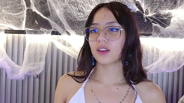 abril_collinz live cam on StripChat