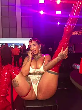 Tyraride live cam