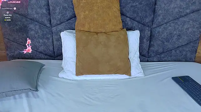 AnnieRouse__ webcam