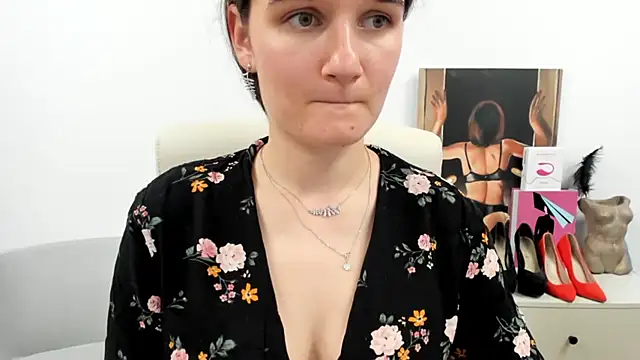 KateDelight live cam on StripChat