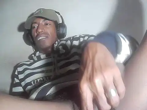 AlbertBigCock live cam on StripChat