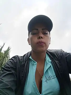 _andrea30 live cam on StripChat