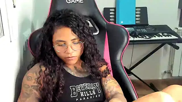 Ama_music live cam on StripChat