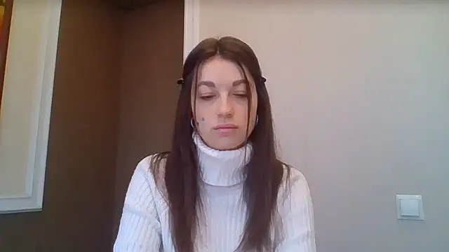 Eva_Eldis live cam on StripChat