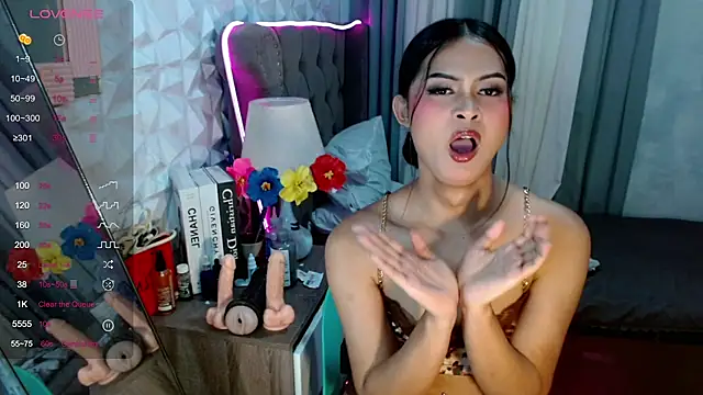 Brownsausagerober live cam on StripChat