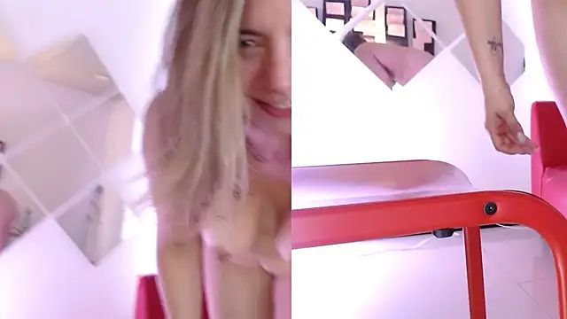 milfsecret69 live cam on StripChat