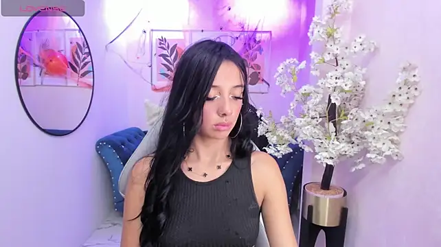 Chloe_meoww live cam on StripChat