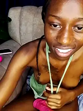 MyrahEbony live cam on StripChat