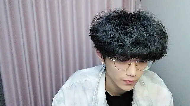 wssoo11 live cam on StripChat