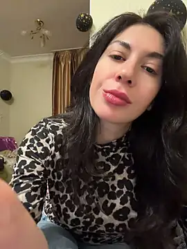 InnocentDevil_ live cam on StripChat