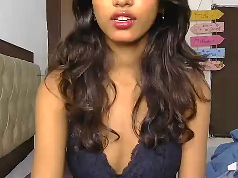 Samikashaaa live cam on StripChat