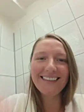 AnnaBusty live cam on StripChat