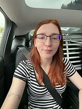 FinaFoxy live cam on StripChat