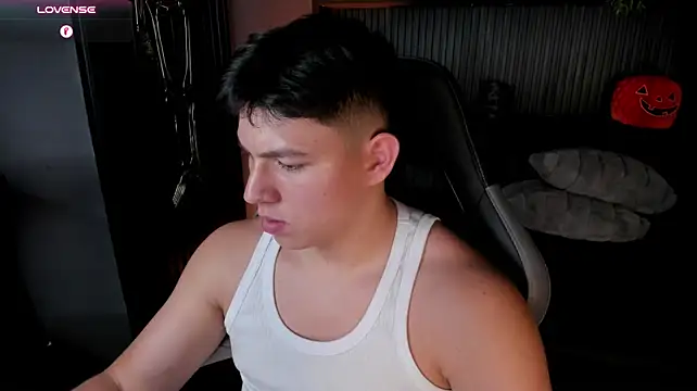 JamesCr_ live cam on StripChat