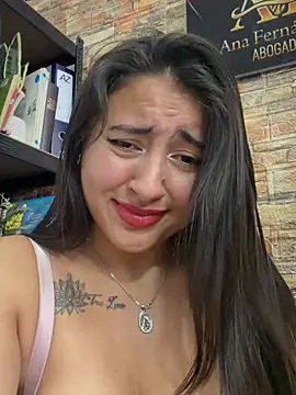 _Sarah-Office1 live cam on StripChat