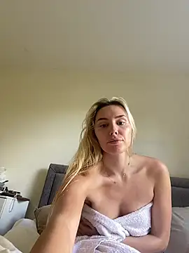 NataliaIsabella live cam on StripChat