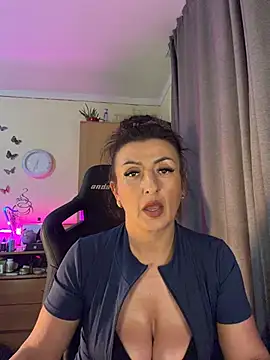 Hotangel75