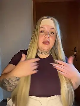 AmberMiller_official