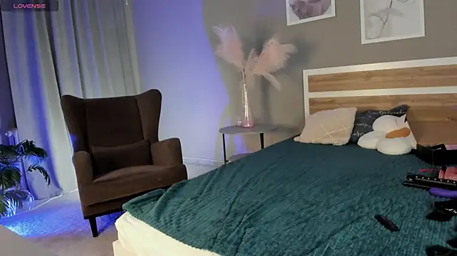 Valerie_Foxy