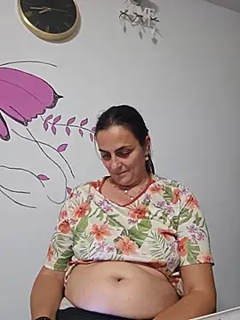 isabellecraft (F milf) - Nacked in bathroom