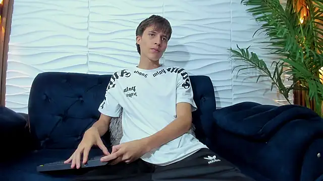 Pavo_tv