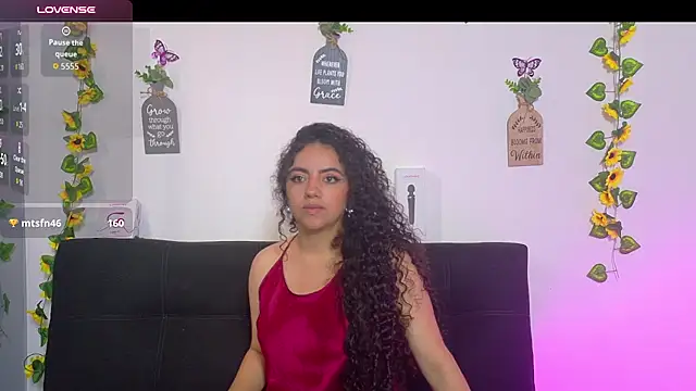 emiily_curly