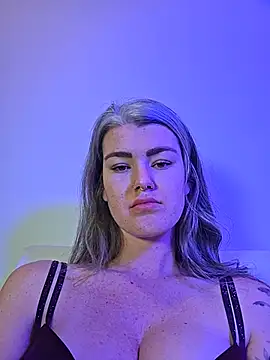 Lilmissvyx live cam on StripChat