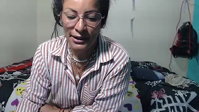 kateleyagrey live cam on StripChat