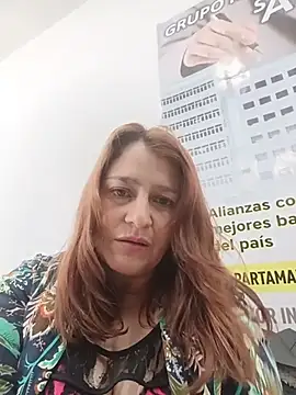 LUISA--30 Live Webcam on Stripchat
