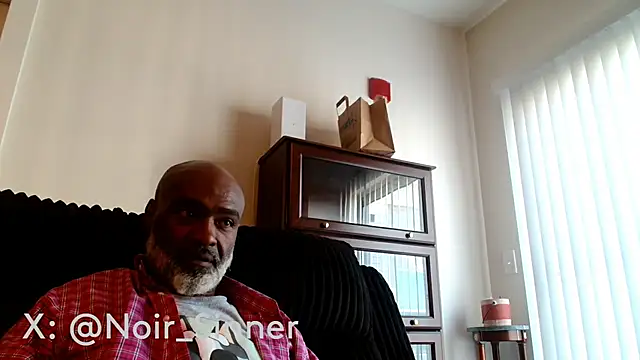 sinnernoir live cam on StripChat