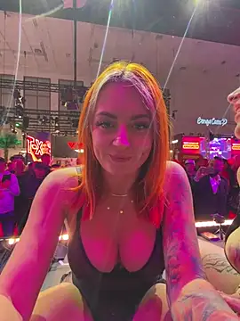 ObviouslyPeachy webcam