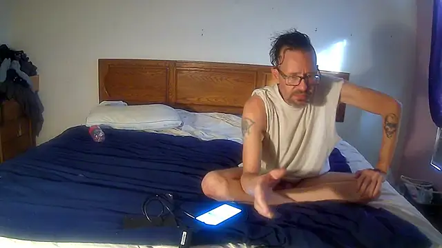 AronMellon76 live cam on StripChat