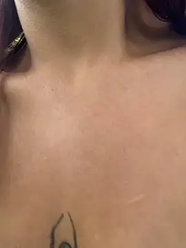 nude amateur AliceMrtnz