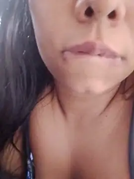 tirara2 live cam on StripChat