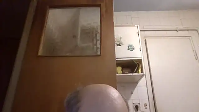 mariusica1@xh live cam on StripChat