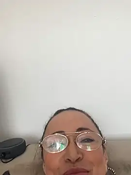 BurryEarmark live cam on StripChat