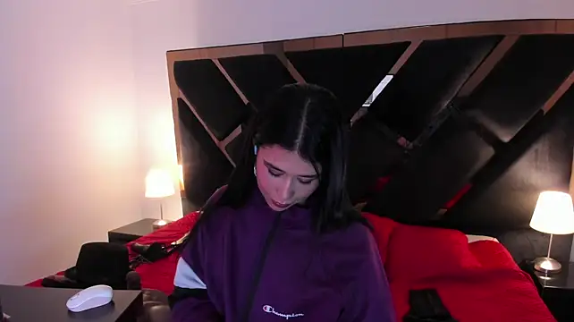 SusanVilla live cam on StripChat
