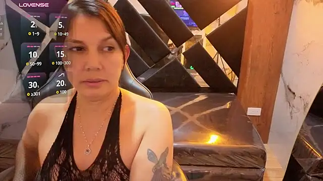 Afrodita_b_ live cam on StripChat