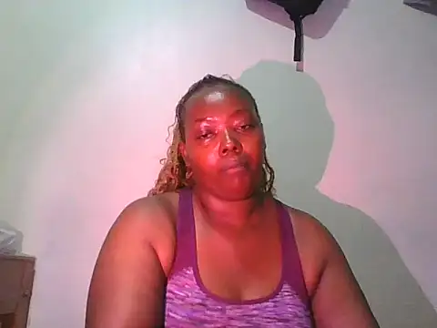 sweetbootty03 live cam on StripChat