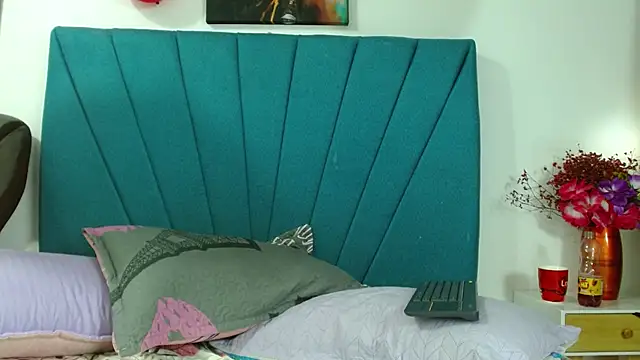 Lia_wish1 live cam on StripChat