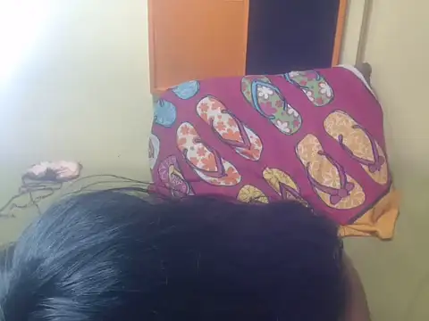 ShortyGlow live cam on StripChat