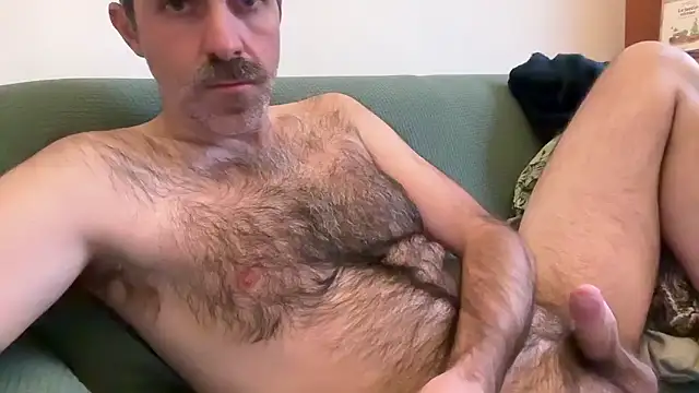 Brianjonest live cam on StripChat
