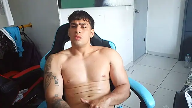 latin_party007 live cam on StripChat