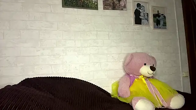 AnderaCalrk live cam on StripChat