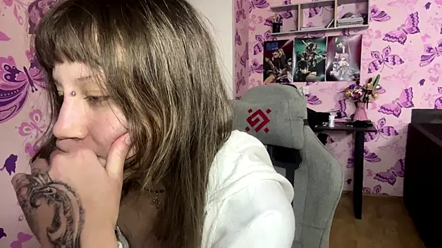MarciaKenoyer live cam on StripChat