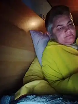 sony28v (Ask my age) - Bag degetul în cur