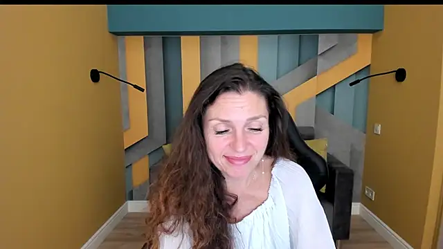 EllaLong live cam on StripChat